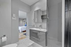 Salle de bains attenante à la CCP - 