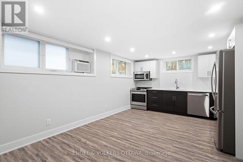 4 - 569 Mcleod Street, Ottawa, ON - Indoor Photo Showing Kitchen