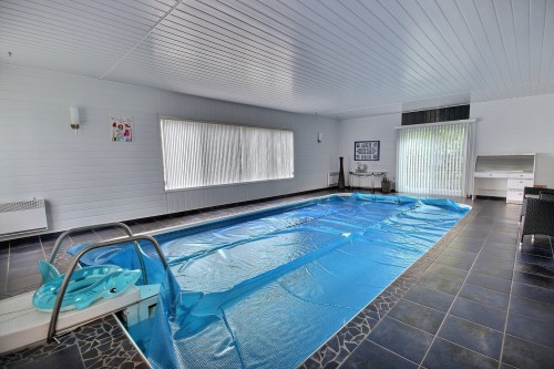 Piscine - 60 Av. Victor, Rouyn-Noranda, QC - Indoor Photo Showing Other Room With In Ground Pool