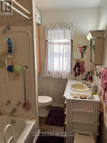 172 Richard Street, Greater Napanee (Greater Napanee), ON - Indoor Photo Showing Bathroom