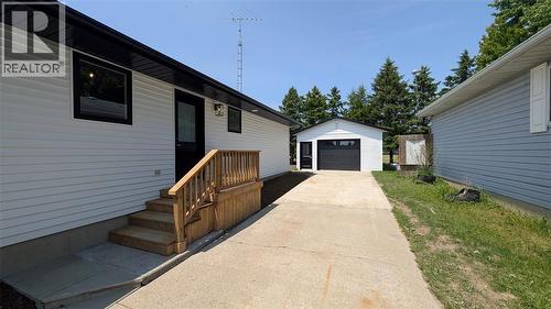 2761 Oil Heritage Road Unit# 20, Oil Springs, ON - Outdoor With Exterior