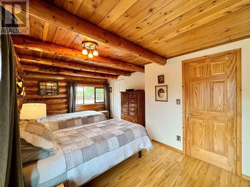 1273 Chasm Road, Clinton, BC - Indoor Photo Showing Bedroom