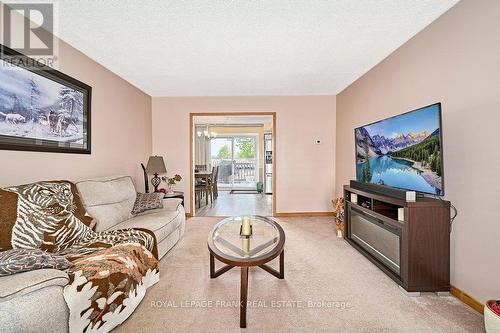 1323 Fenelon Crescent, Oshawa (Stevenson), ON - Indoor Photo Showing Living Room