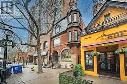 31 ELM STREET  Toronto, ON M5G 1H1