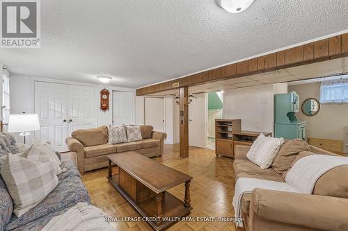 82 Terra Cotta Crescent, Brampton, ON - Indoor Photo Showing Living Room
