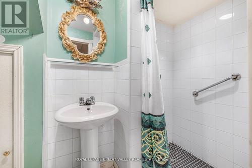 82 Terra Cotta Crescent, Brampton, ON - Indoor Photo Showing Bathroom