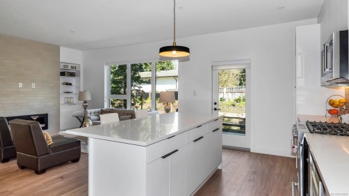 10-2330 Sooke Rd, Colwood, BC - Indoor