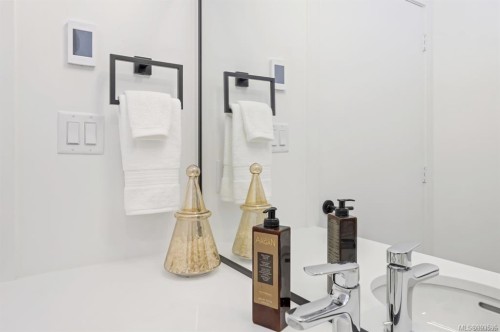 10-2330 Sooke Rd, Colwood, BC - Indoor