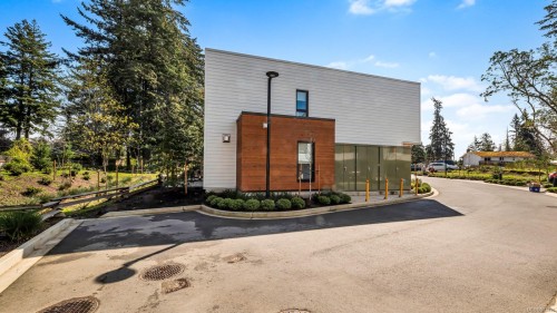 10-2330 Sooke Rd, Colwood, BC - Outdoor