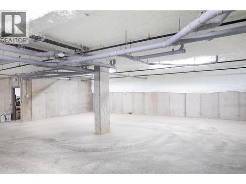 207 Royal Avenue Unit# 505, Kamloops, BC - Indoor Photo Showing Garage