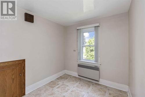 728-730 Wellington St E, Sault Ste. Marie, ON - Indoor Photo Showing Other Room