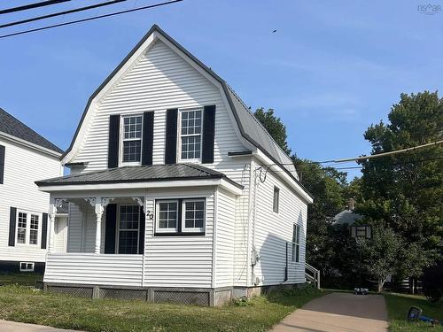20 Victoria Avenue, Stellarton, NS 