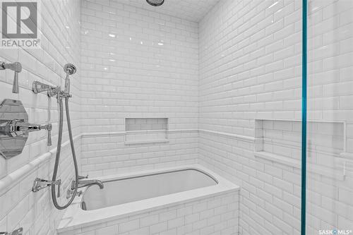 334 Saskatchewan Crescent W, Saskatoon, SK - Indoor Photo Showing Bathroom