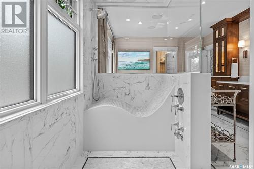 334 Saskatchewan Crescent W, Saskatoon, SK - Indoor Photo Showing Bathroom