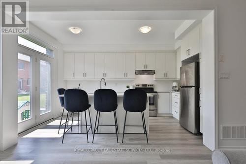 1200 Anson Gate, Oakville, ON - Indoor Photo Showing Kitchen With Stainless Steel Kitchen