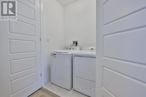1200 Anson Gate, Oakville, ON - Indoor Photo Showing Laundry Room