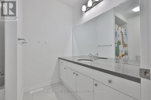 1200 Anson Gate, Oakville, ON - Indoor Photo Showing Bathroom