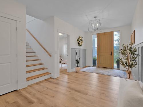 10290 Columbia Way, Vernon, BC - Indoor Photo Showing Other Room