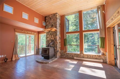 1907 Green Mountain Road, Penticton, BC - Indoor With Fireplace