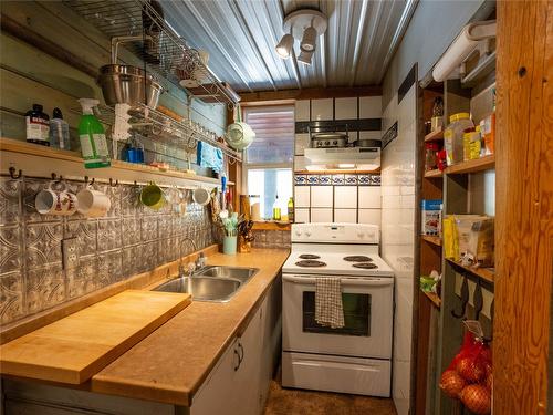1907 Green Mountain Road, Penticton, BC - Indoor Photo Showing Kitchen With Double Sink
