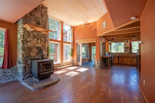 1907 Green Mountain Road, Penticton, BC - Indoor With Fireplace