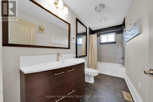 550 Beach Boulevard, Hamilton, ON - Indoor Photo Showing Bathroom