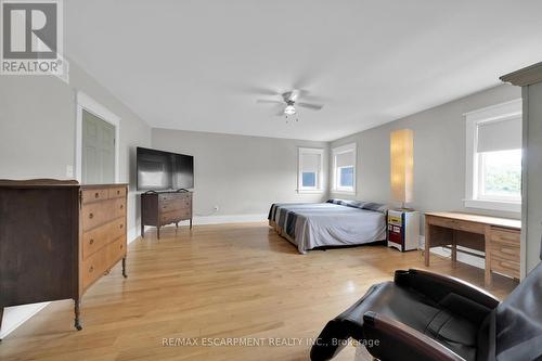 550 Beach Boulevard, Hamilton, ON - Indoor Photo Showing Bedroom