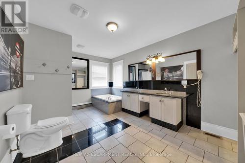 550 Beach Boulevard, Hamilton, ON - Indoor