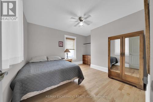 550 Beach Boulevard, Hamilton, ON - Indoor Photo Showing Bedroom