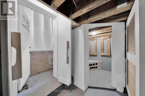 550 Beach Boulevard, Hamilton, ON - Indoor