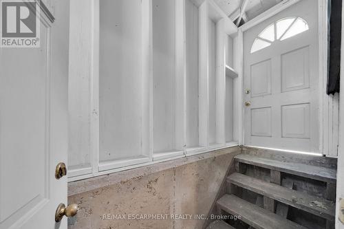 550 Beach Boulevard, Hamilton, ON - Indoor Photo Showing Other Room