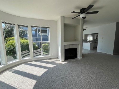 201-566 Stewart Ave, Nanaimo, BC - Indoor With Fireplace
