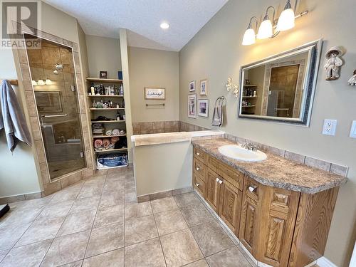 7001 253 Road, Fort St. John, BC - Indoor Photo Showing Bathroom