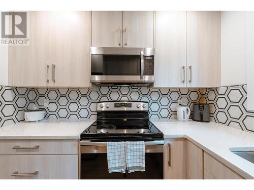 1822 A&B Maley Road, Revelstoke, BC - Indoor Photo Showing Kitchen