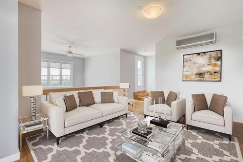 Salon - 706-1180 Ch. D'Aylmer, Gatineau (Aylmer), QC - Indoor Photo Showing Living Room