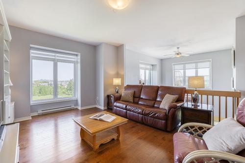 Salon - 706-1180 Ch. D'Aylmer, Gatineau (Aylmer), QC - Indoor Photo Showing Living Room
