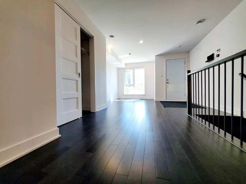 Salon - 388 Av. Skaniatarati, Montréal (Lachine), QC - Indoor Photo Showing Other Room