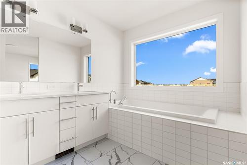 5520 Nicholson Avenue, Regina, SK - Indoor Photo Showing Bathroom