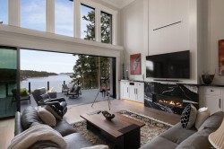 10865 Fernie Wynd Rd  North Saanich, BC V8L 5H8