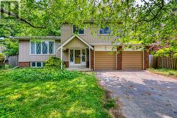 455 CANTERBURY CRESCENT  Oakville, ON L6J 5K8