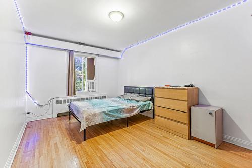 Bedroom - 8040 Av. Bloomfield, Montréal (Villeray/Saint-Michel/Parc-Extension), QC - Indoor Photo Showing Bedroom