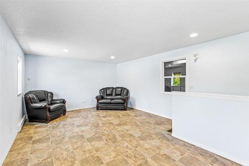 16-1993A Airport Road, Creston, BC 