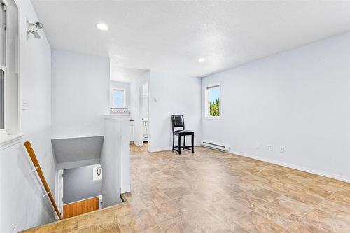 16-1993A Airport Road, Creston, BC 