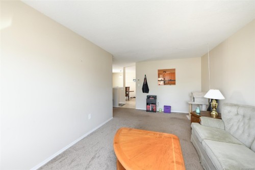 A-2258 Tull Ave, Courtenay, BC - Indoor