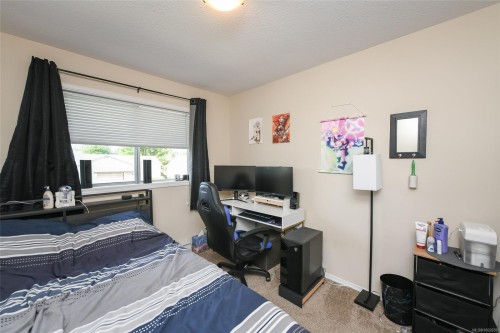 A-2258 Tull Ave, Courtenay, BC - Indoor