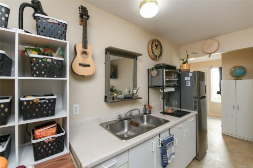 A-2258 Tull Ave, Courtenay, BC - Indoor Photo Showing Kitchen With Double Sink