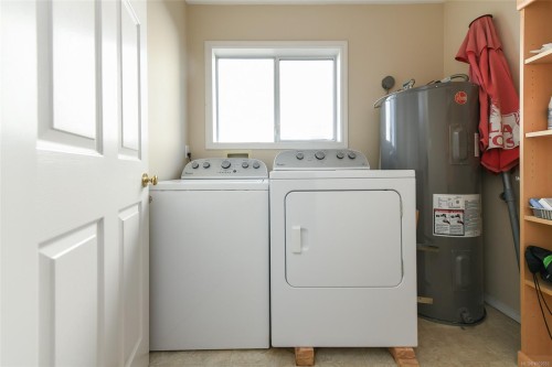 A-2258 Tull Ave, Courtenay, BC - Indoor Photo Showing Laundry Room
