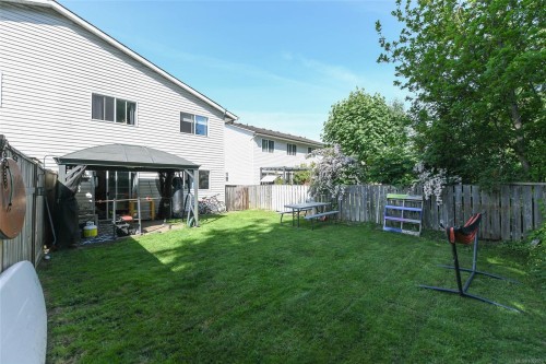 A-2258 Tull Ave, Courtenay, BC - Outdoor