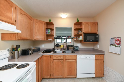 A-2258 Tull Ave, Courtenay, BC - Indoor Photo Showing Kitchen With Double Sink