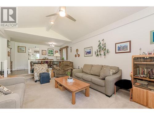 6601 97A Highway, Enderby, BC - Indoor Photo Showing Living Room